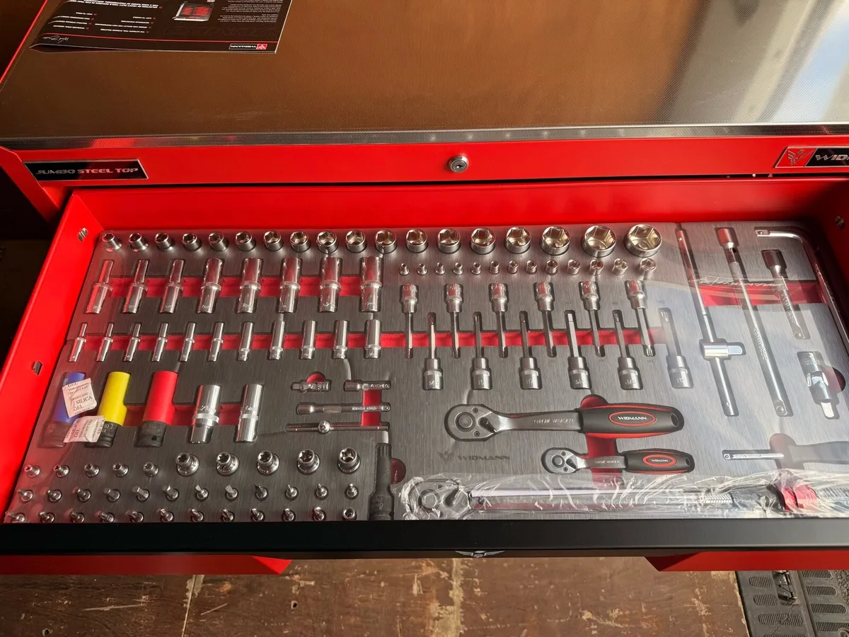 BRAND NEW 12 DRAWER TOOL CHEST FULL OF TOOLS - Image 2