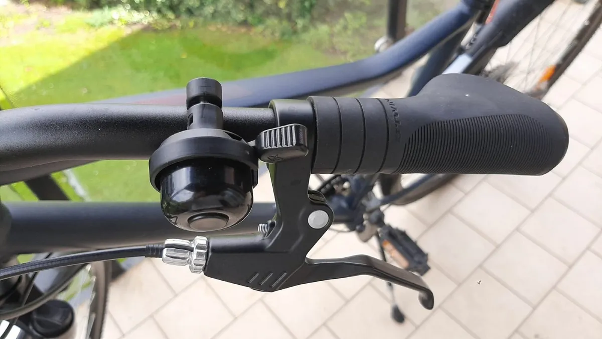 nearly new Bicycle - Image 2
