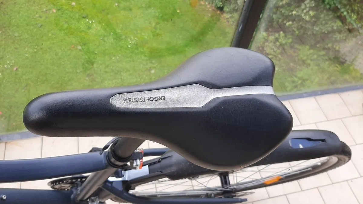nearly new Bicycle - Image 4