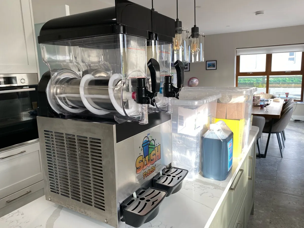 Slushie / Slush Machine & Extras - Image 2