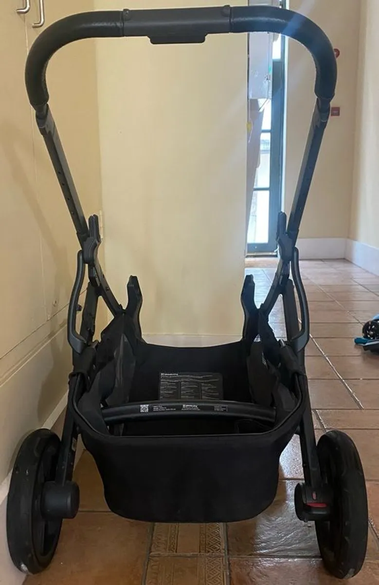 Uppababy Vista 2 Pram Frame (Double) With Basket - Image 3