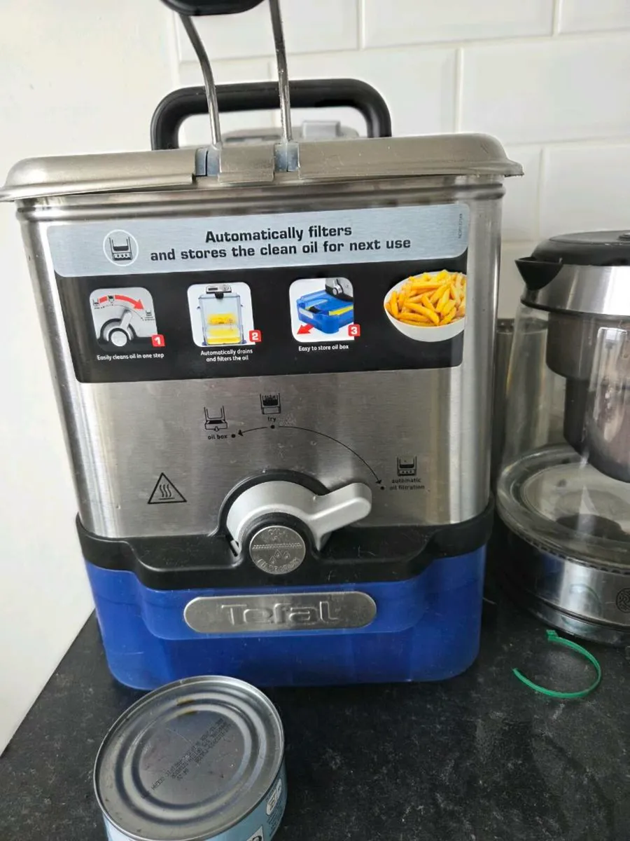 Tefal ole clean deep fat fryer - Image 1
