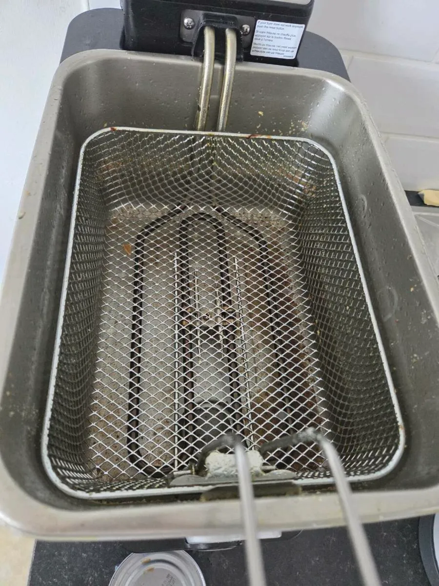 Tefal ole clean deep fat fryer - Image 3