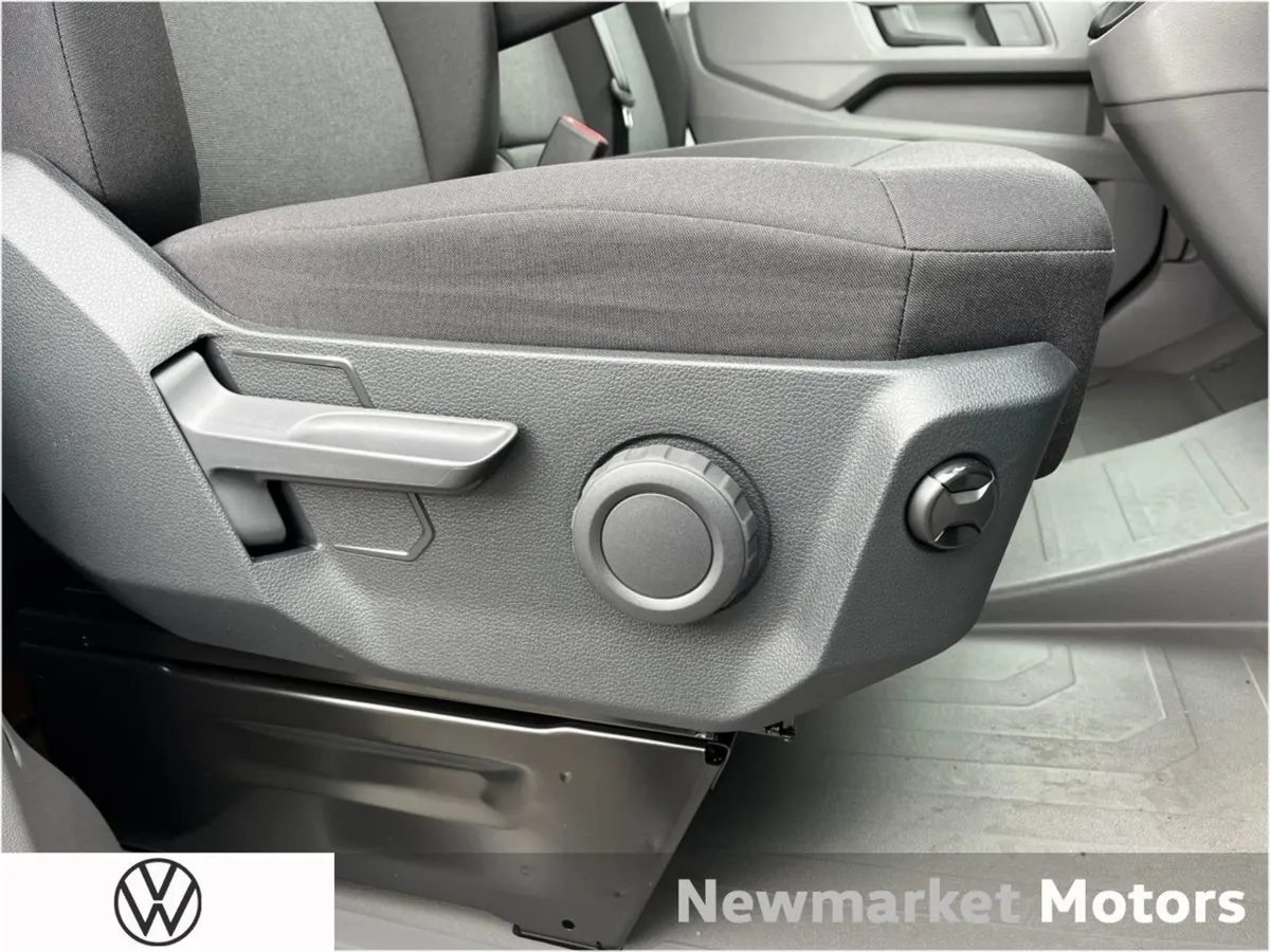 Volkswagen Crafter 35 Trendline 2.0tdi 140BHP IN - Image 4