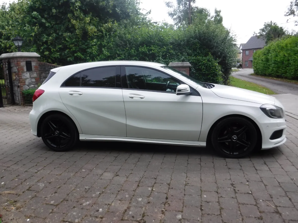 MERCEDES A180 1.6 AUTO AMG NIGHT EDITION - Image 2