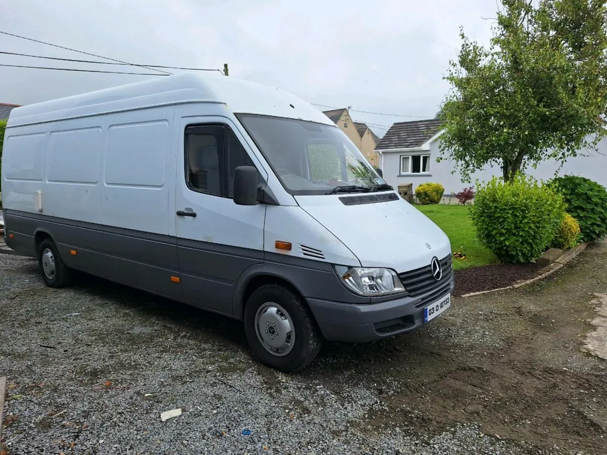 Mercedes sprinter Camper - Image 2