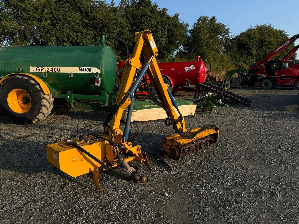 Bomford B467 Hedge Cutter - €6,000 - No VAT - Image 2