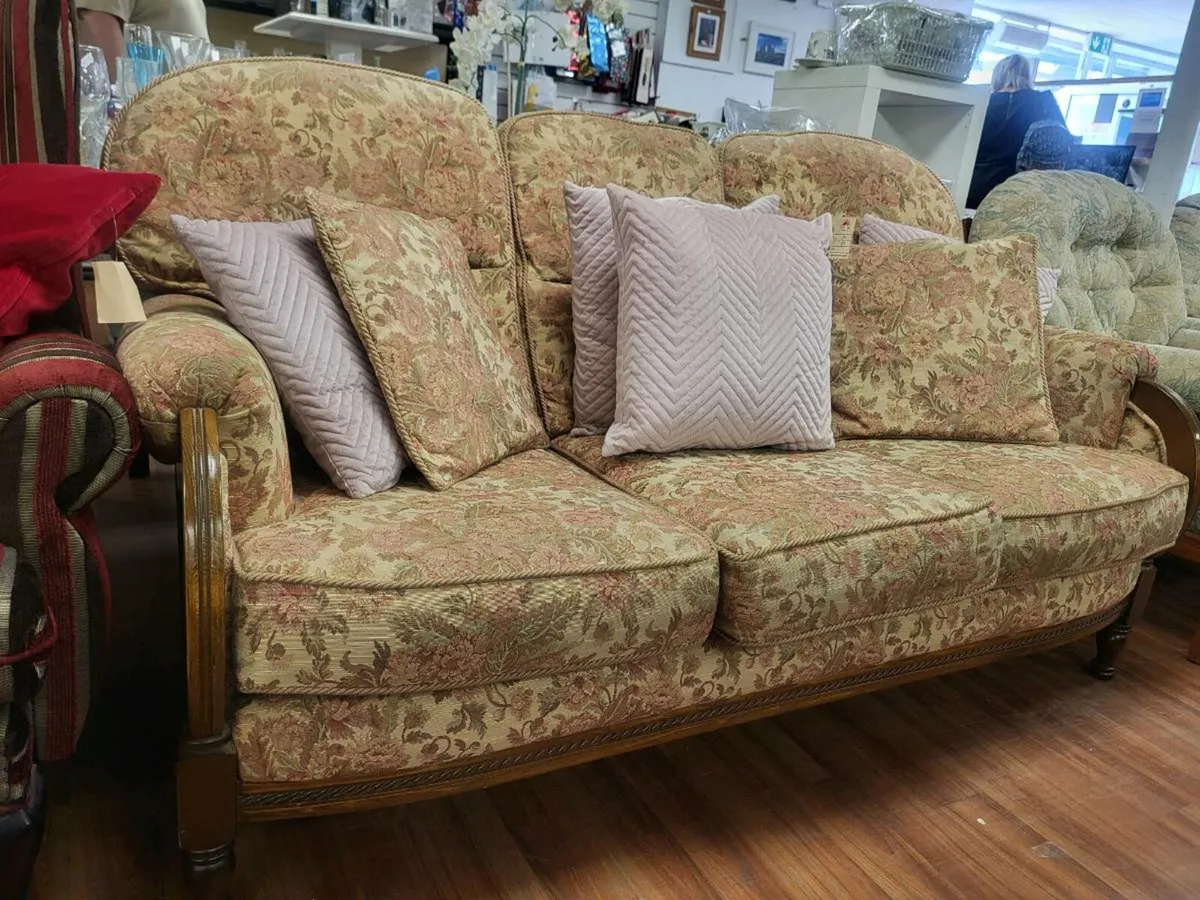 North West Hospice Charity Shop 3 seater - Image 1
