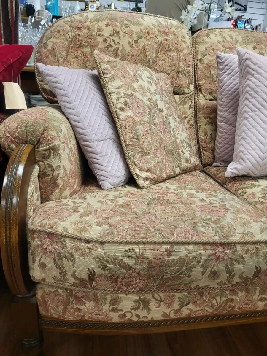 North West Hospice Charity Shop 3 seater - Image 2