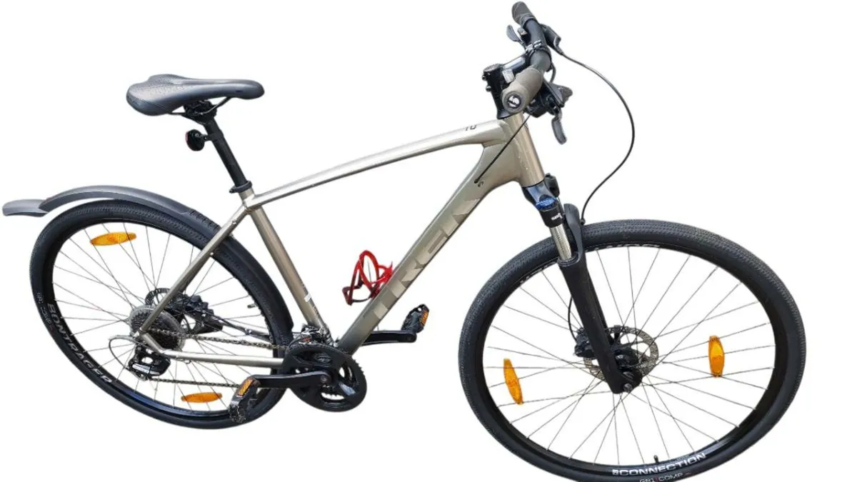 Trek Duel Sport 2 Hybrid Bike with Hydraulic Disc - Image 1