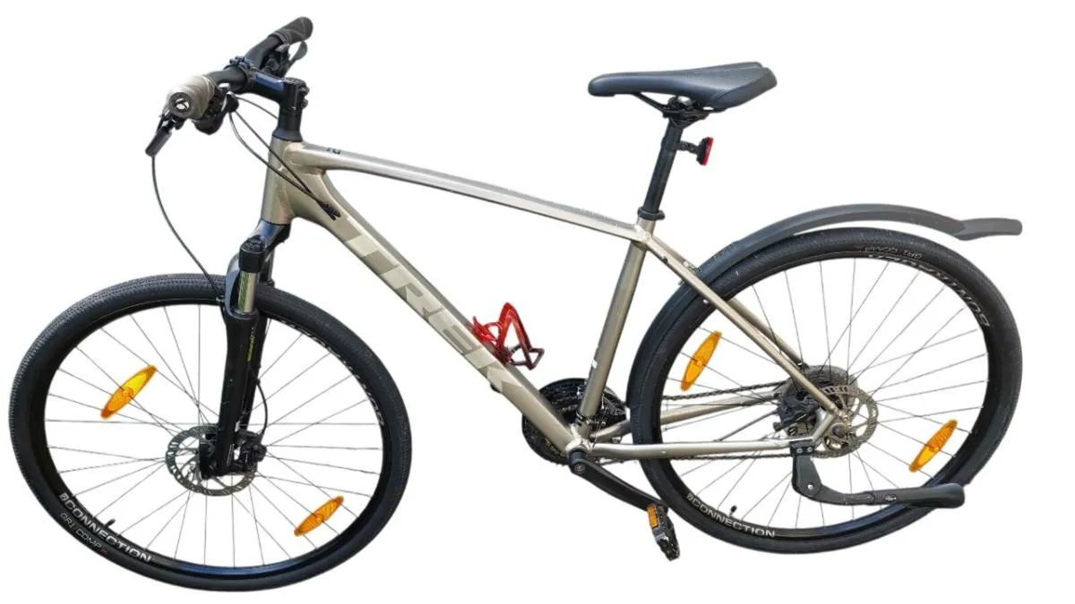 Trek Duel Sport 2 Hybrid Bike with Hydraulic Disc - Image 2