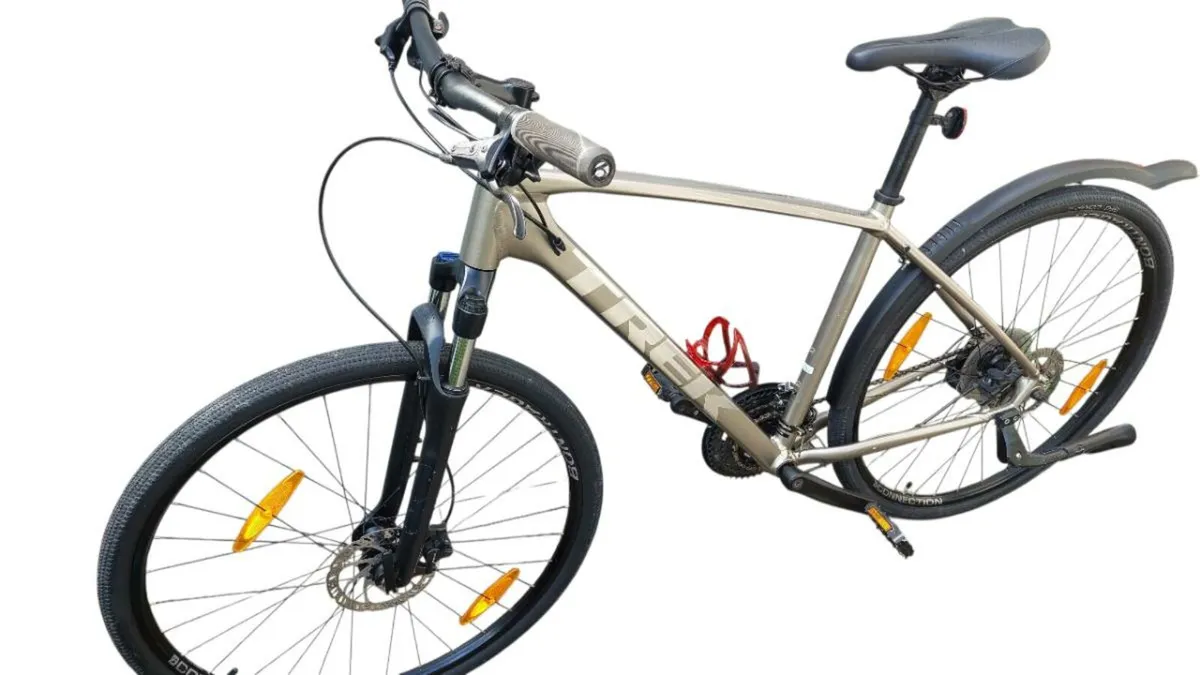 Trek Duel Sport 2 Hybrid Bike with Hydraulic Disc - Image 4