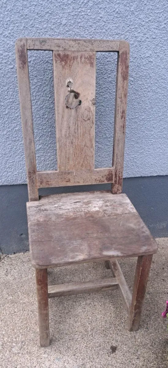Antique chair - Image 1