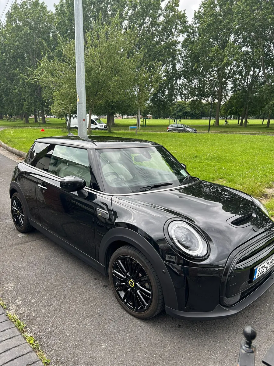 Stunning Mini Electric 2022 LEVAL 3 Automatic - Image 2