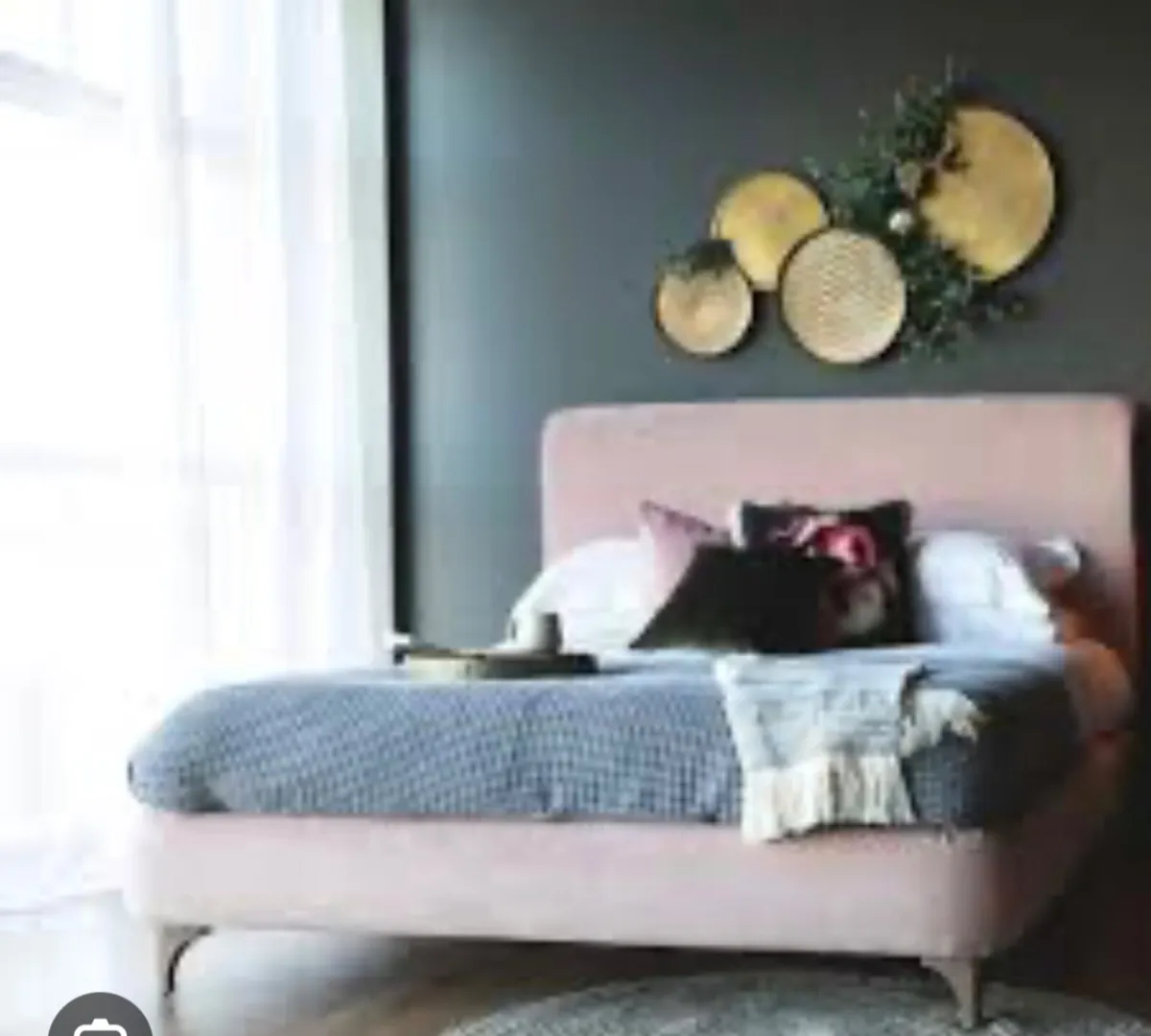 Bed - Image 1