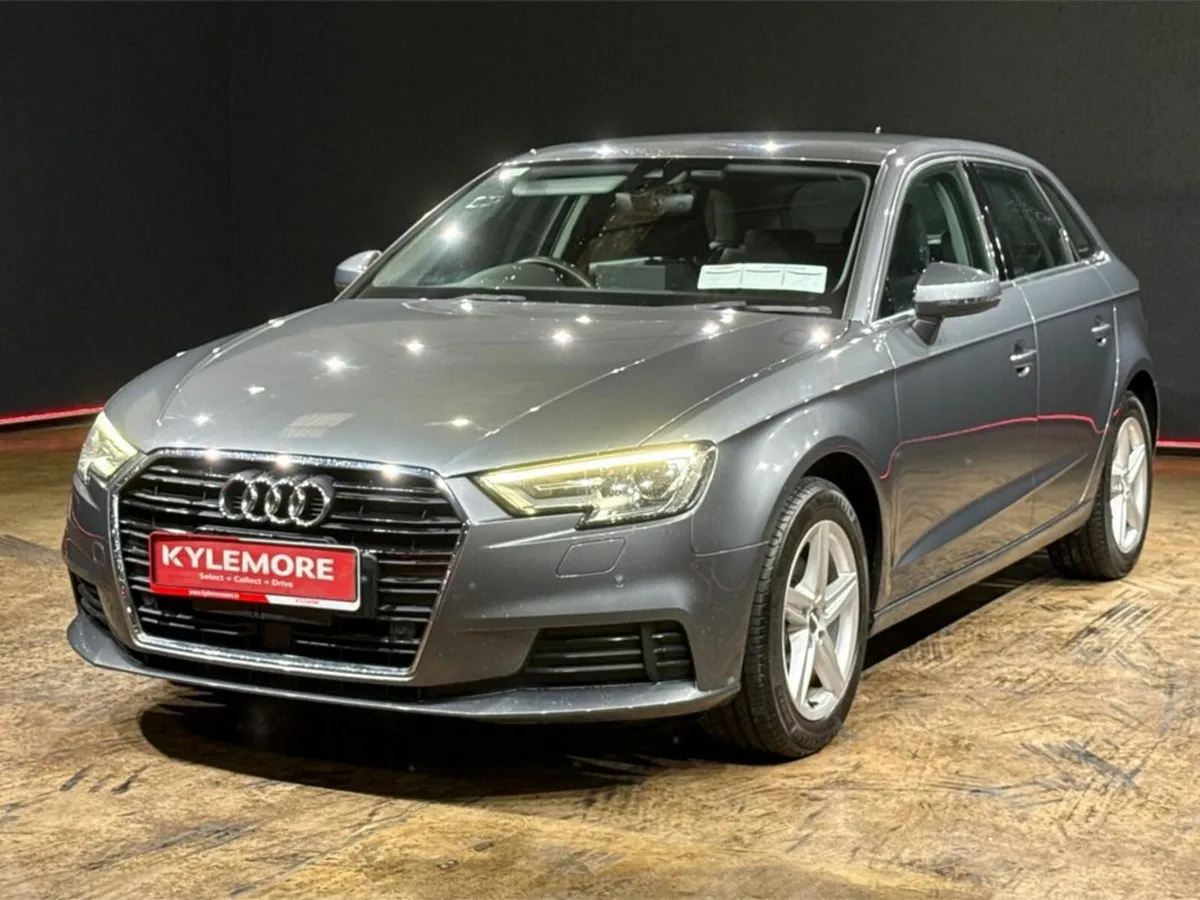 Audi A3 LOW MILEAGE - 1.4 TFSI - AUTOMATIC - REVER - Image 3