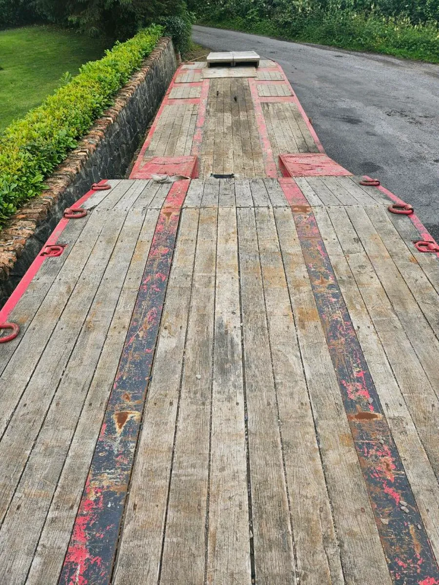 2011 low loader 3 axle - Image 4