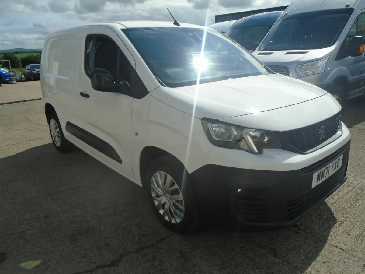 2022 Peugeot Partner PROFESSIONAL 100HP - Image 1
