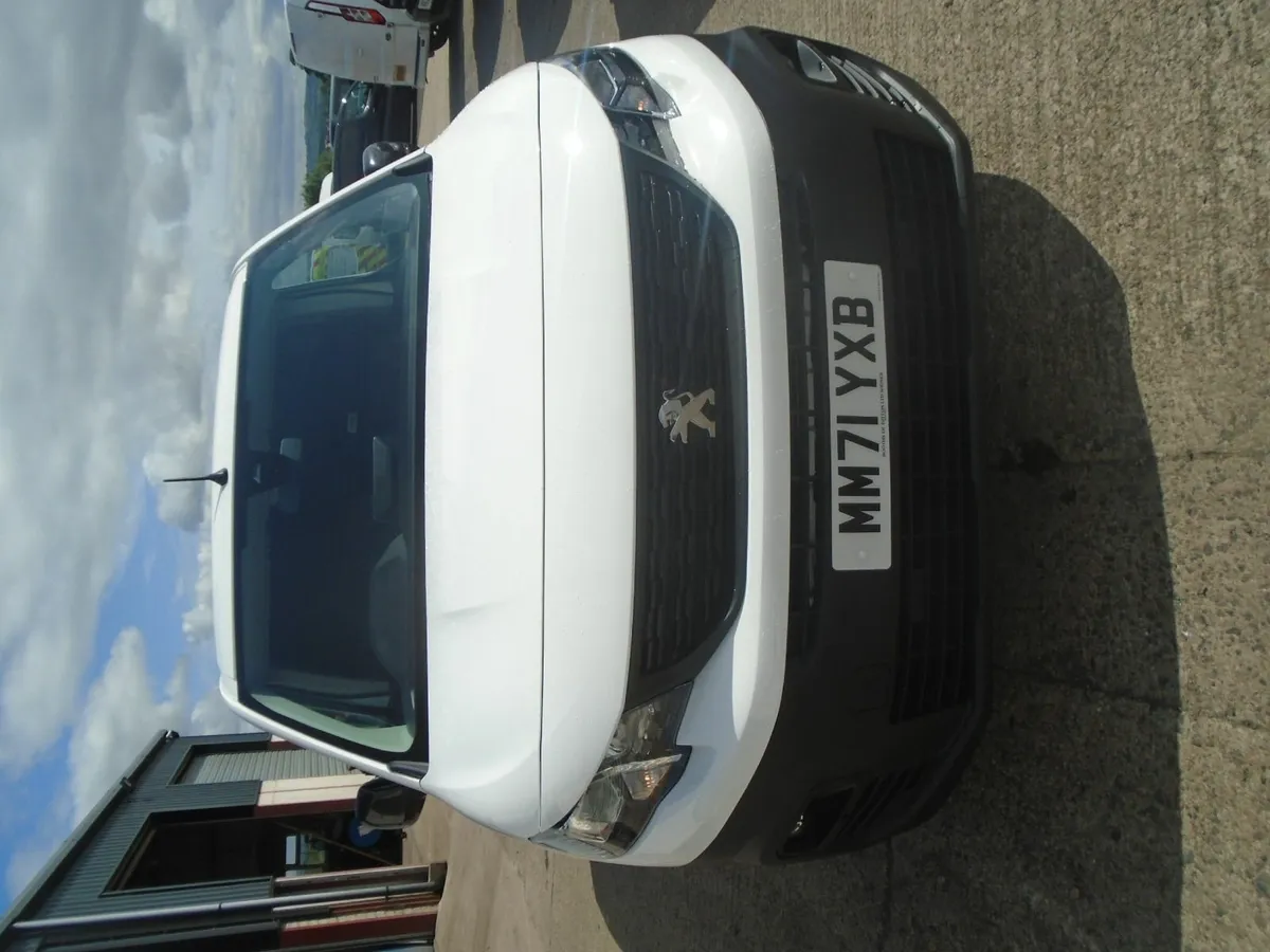 2022 Peugeot Partner PROFESSIONAL 100HP - Image 2