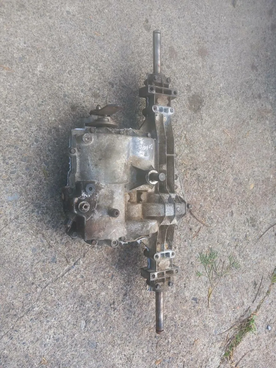 Castlegarden/peerless manual gearbox for sale - Image 2