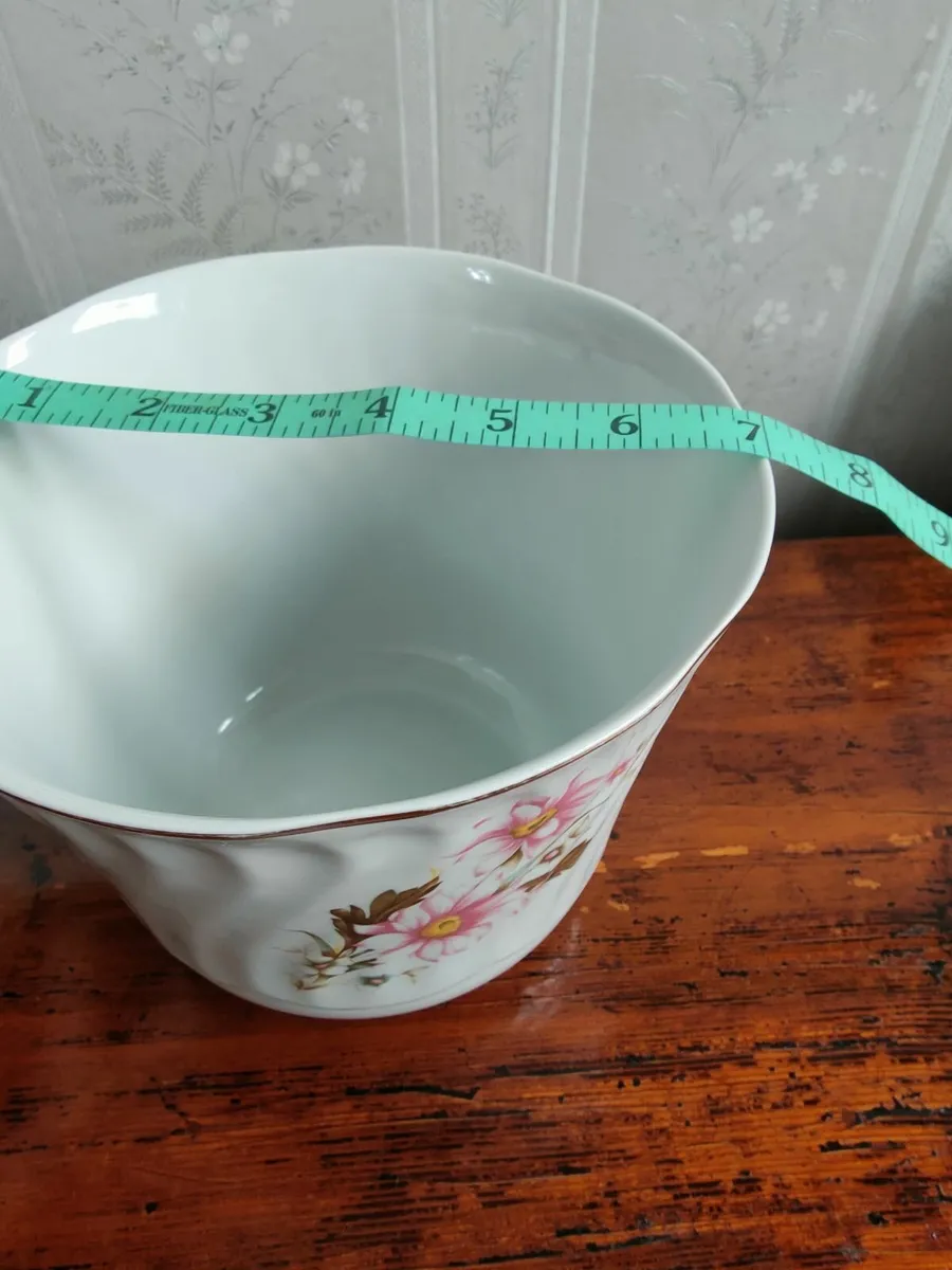 Alba Julia Romania Retro 80s porcelain planter pot - Image 3