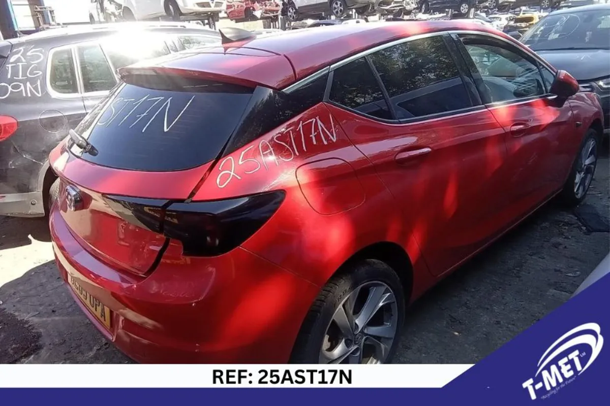 2015 VAUXHALL ASTRA BREAKING FOR PARTS - Image 3
