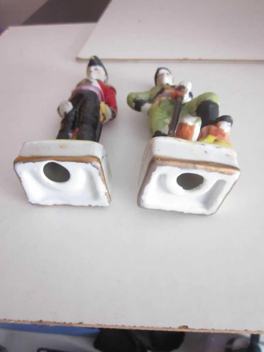 Two  Antique Staffordshire Hand Painted  Soldiers - Image 3
