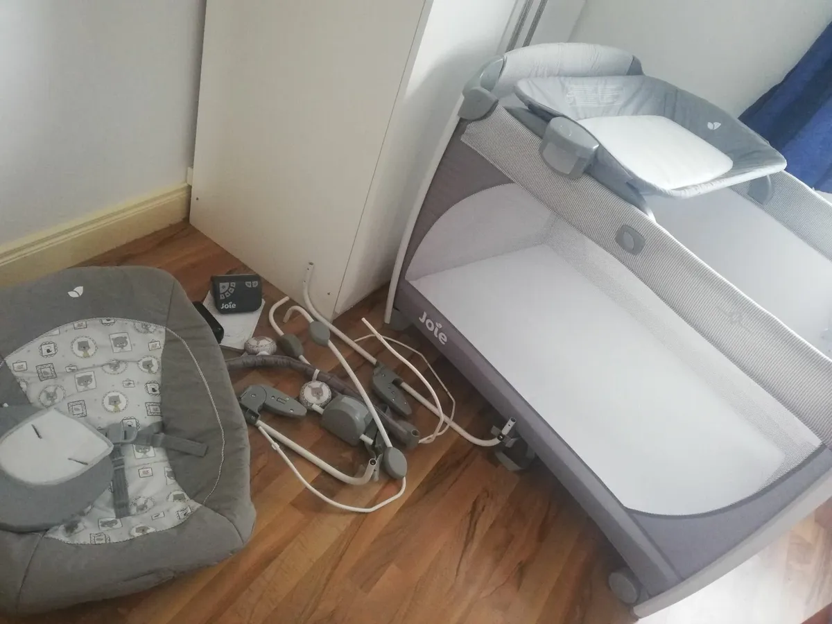 Joie travel sleep /rest set - Image 1