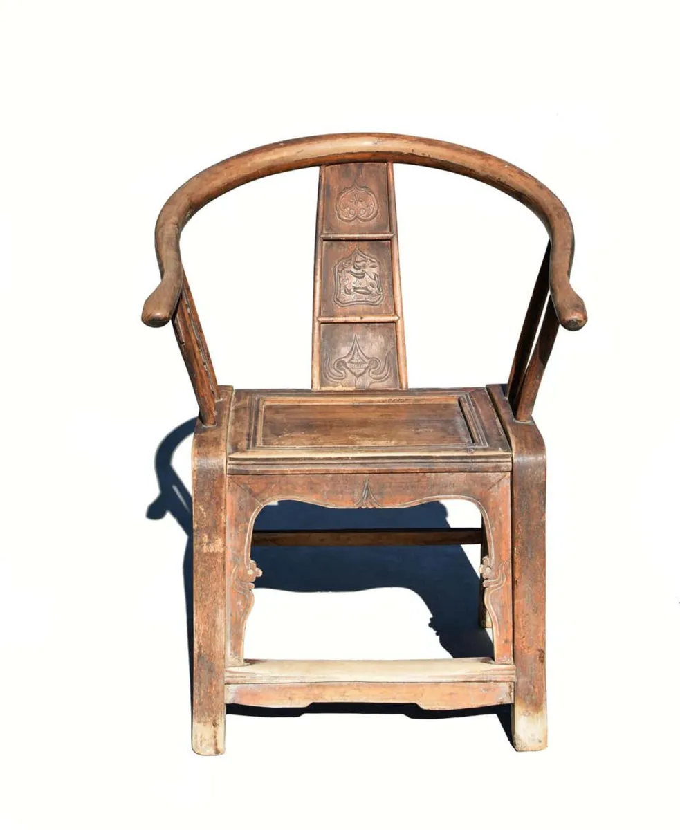 Antique Chinese horseshoe back chair - Image 1