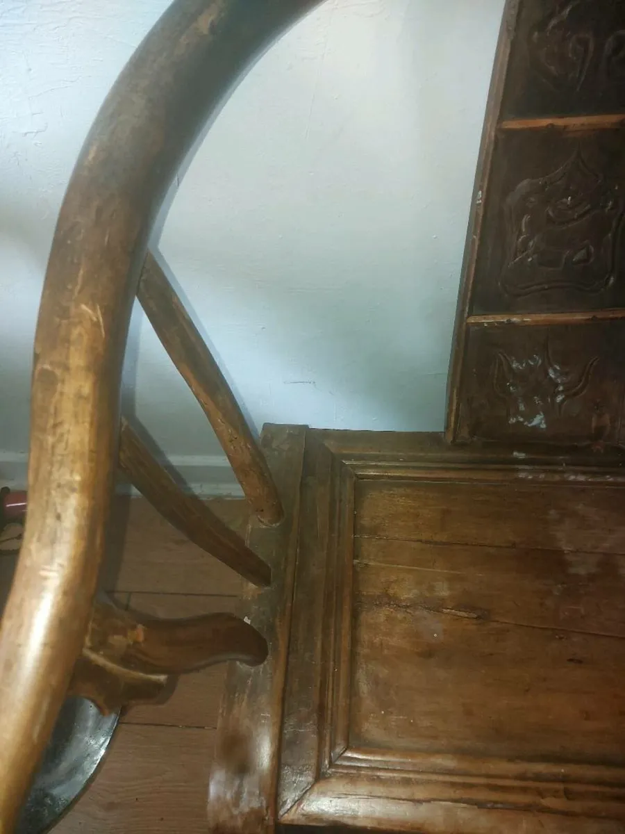 Antique Chinese horseshoe back chair - Image 3