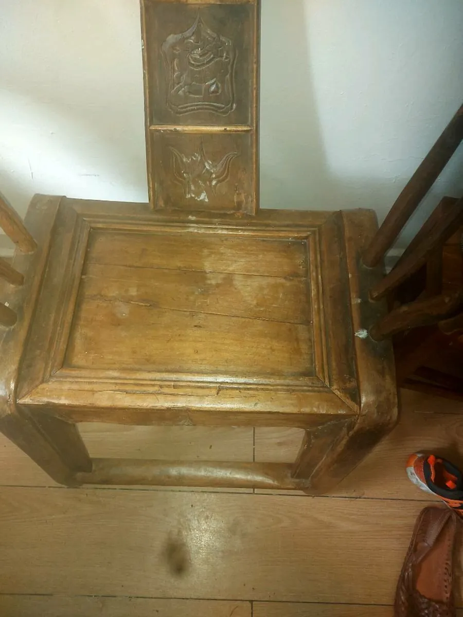 Antique Chinese horseshoe back chair - Image 4