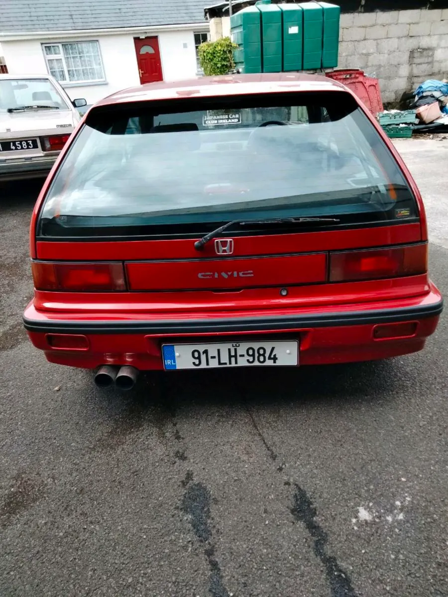 Car - Image 3