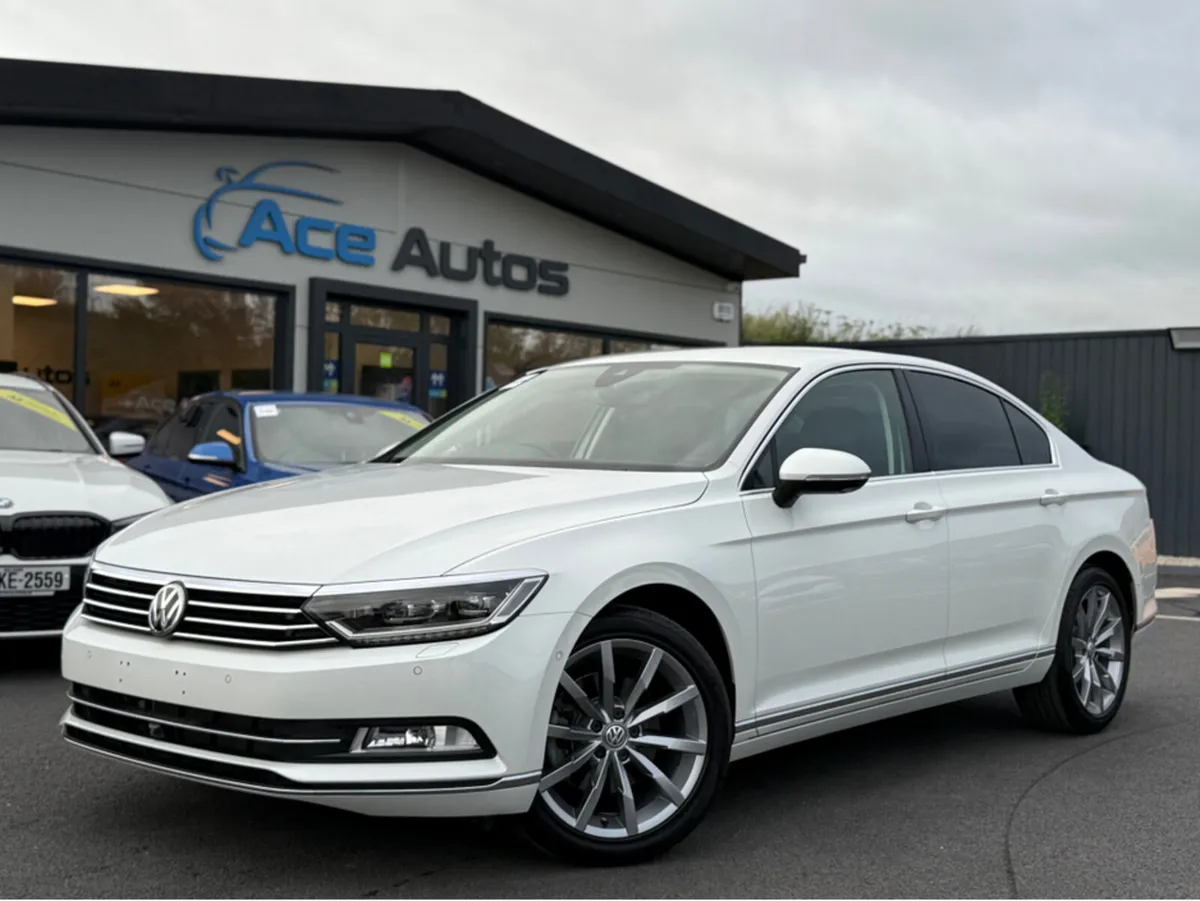 Volkswagen Passat HIGHLINE PREMIUM - 2.0L DIESEL - - Image 1