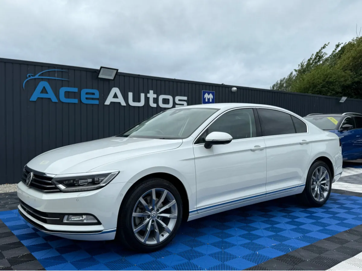 Volkswagen Passat HIGHLINE PREMIUM - 2.0L DIESEL - - Image 3