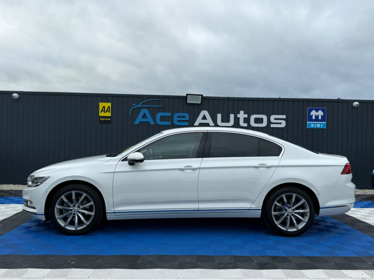Volkswagen Passat HIGHLINE PREMIUM - 2.0L DIESEL - - Image 4