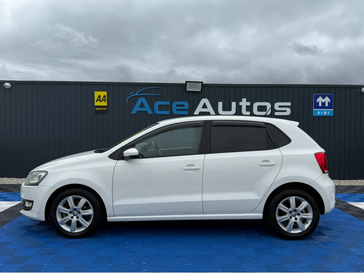 Volkswagen Polo HIGHLINE - 1.2 PETROL - AUTO - CAR - Image 4