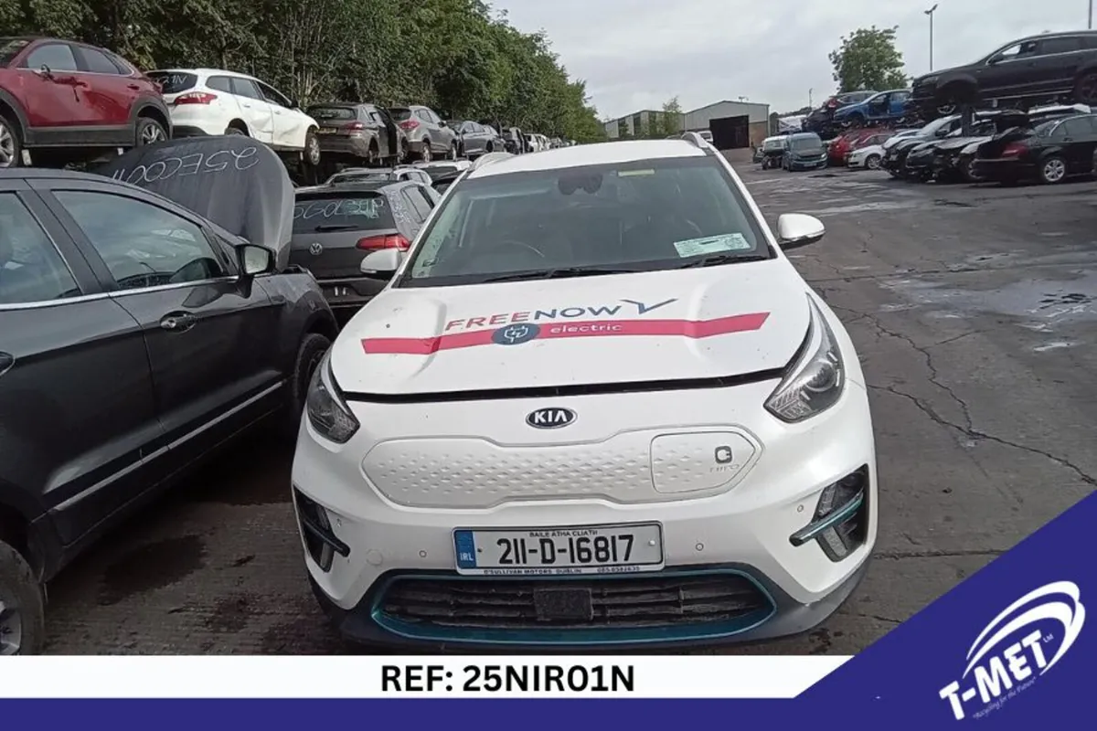 2021 KIA E-NIRO BREAKING FOR PARTS - Image 2