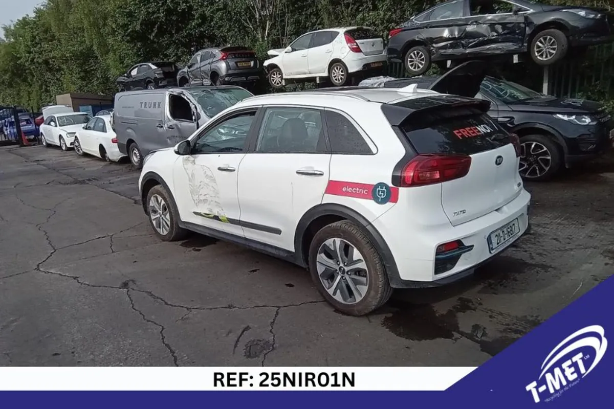 2021 KIA E-NIRO BREAKING FOR PARTS - Image 4
