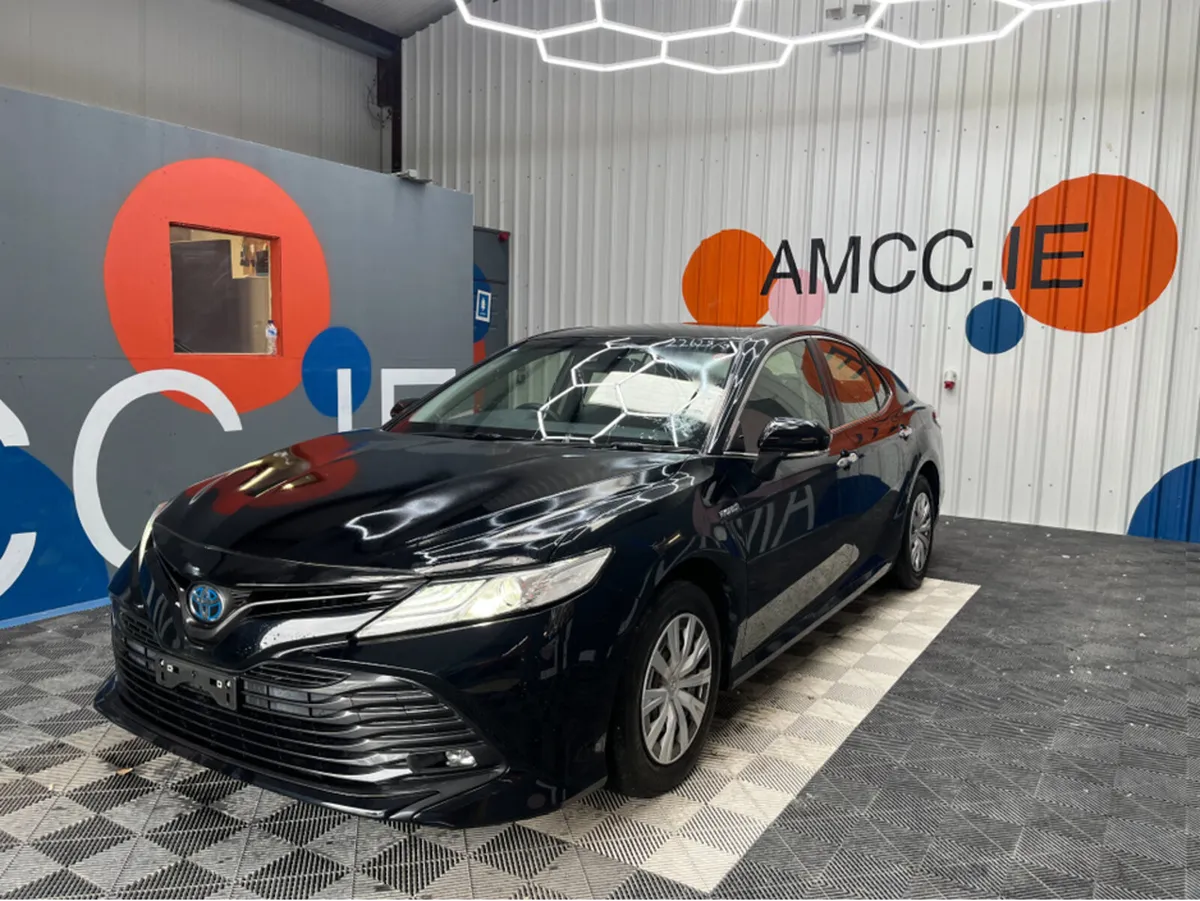Toyota Camry 2.5 HYBRID / 57k KMs /  REVERSE CAMER - Image 3