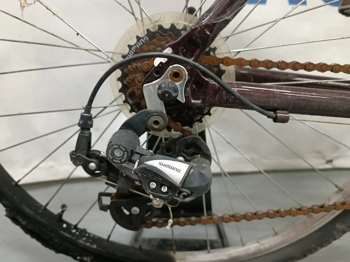 Online Auction Of A Pendleton Brooke Hybrid Bike - Image 4