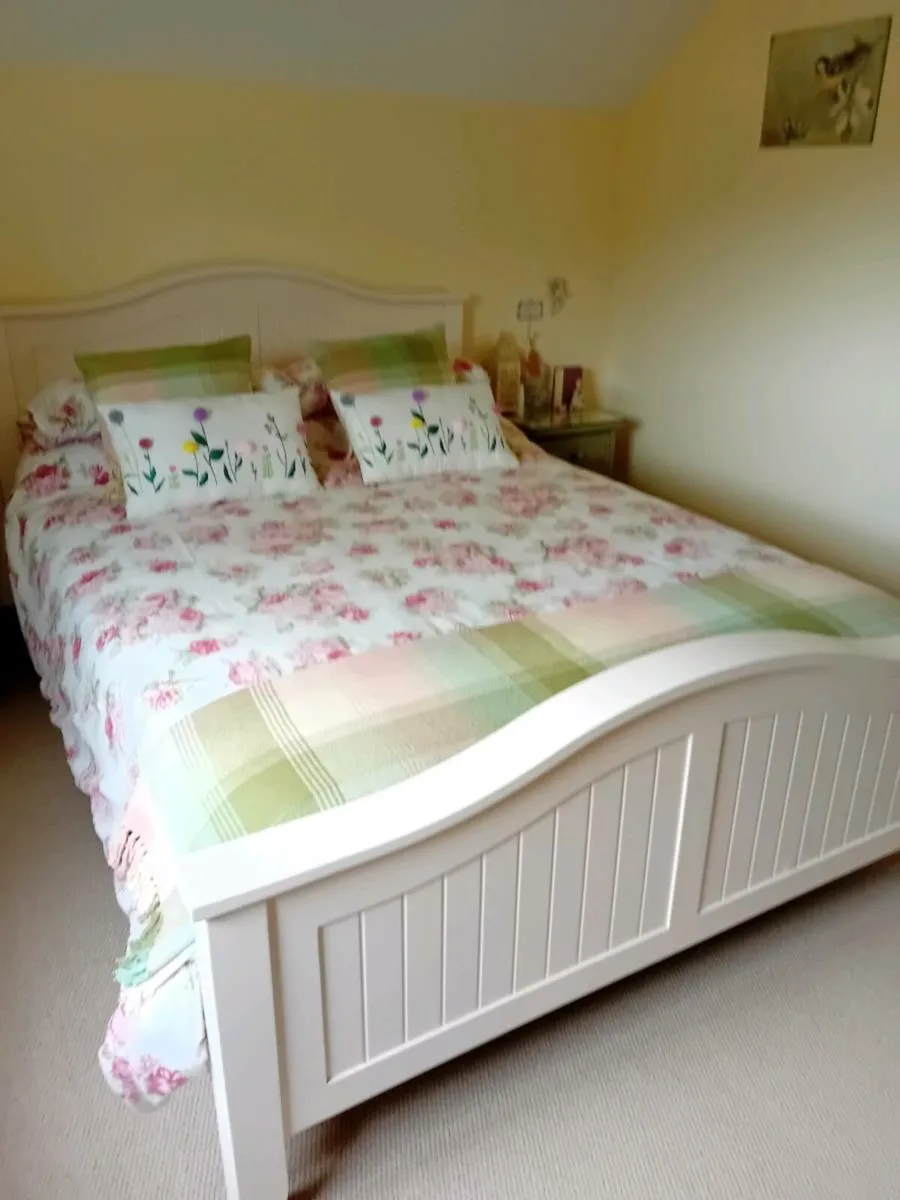 Double bed - Image 1