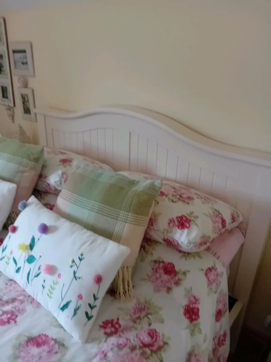 Double bed - Image 2