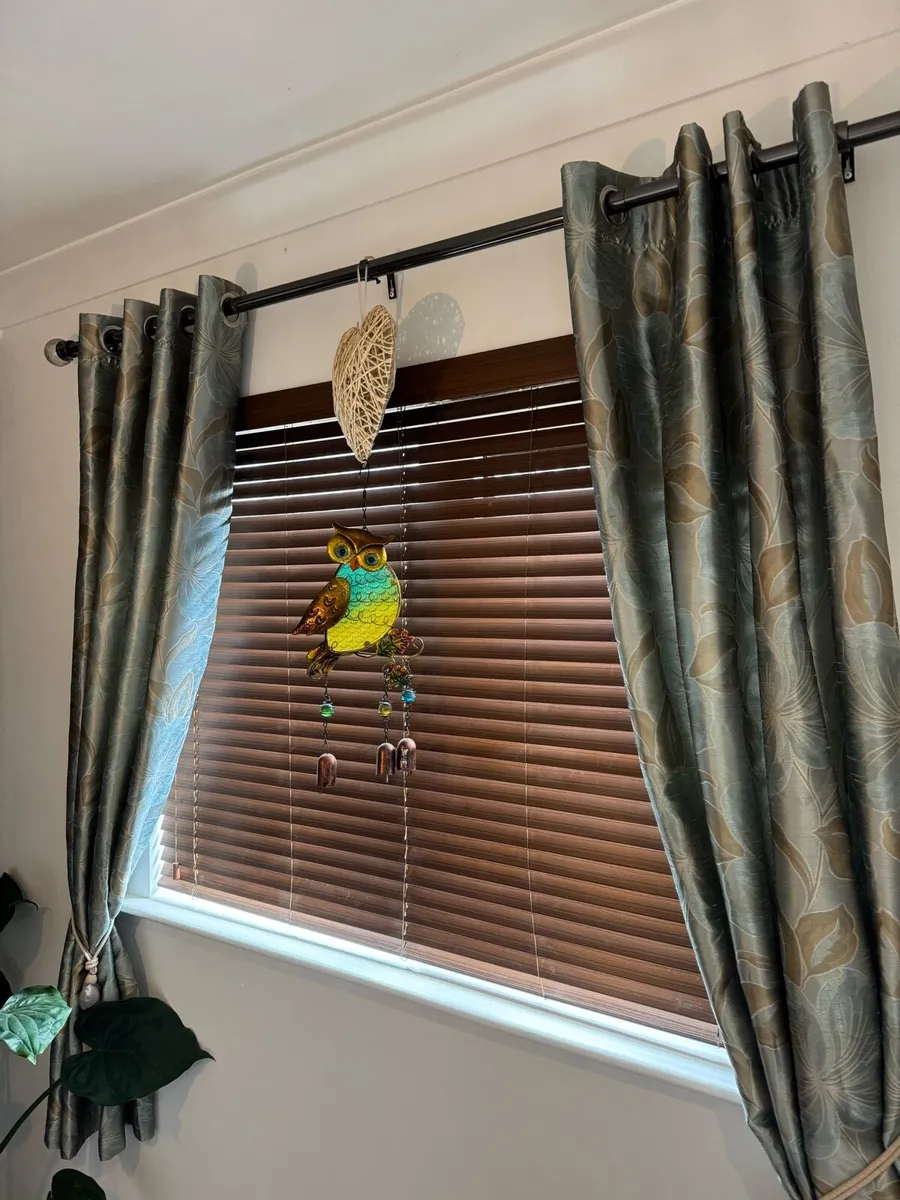 Blinds - Image 1