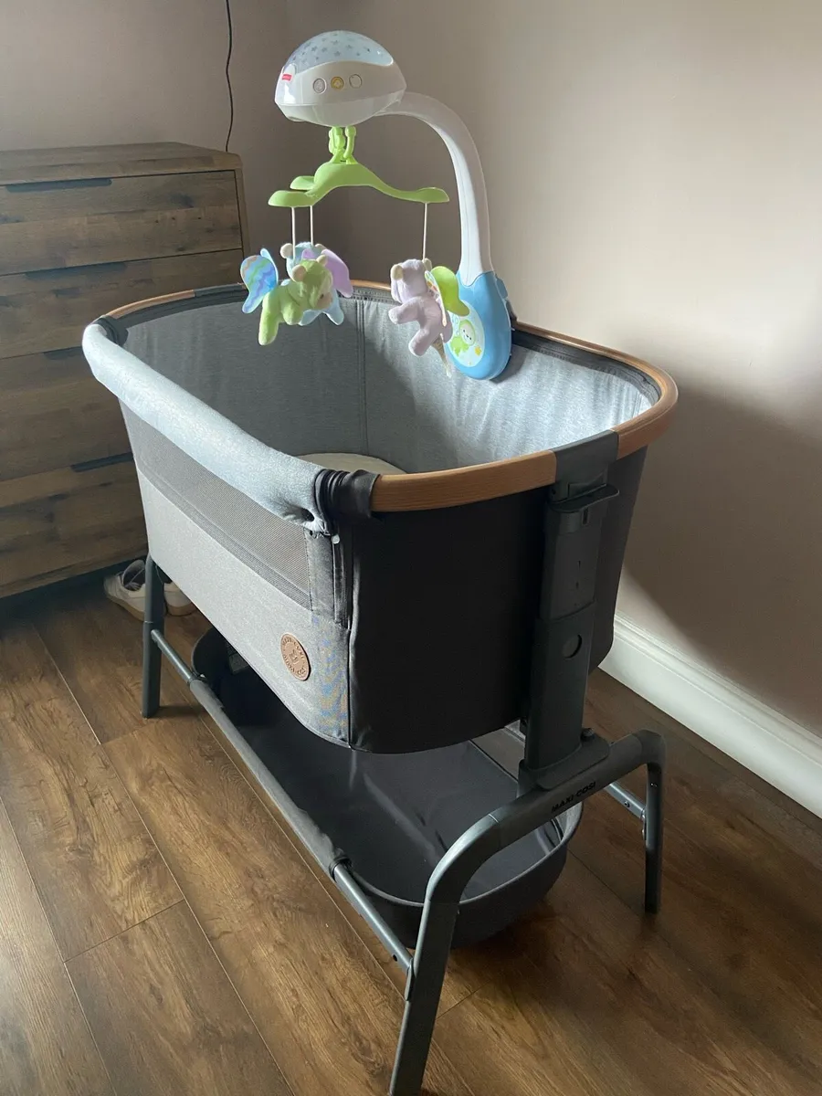Maxi Cosi Iora Co-Sleeper - Image 3
