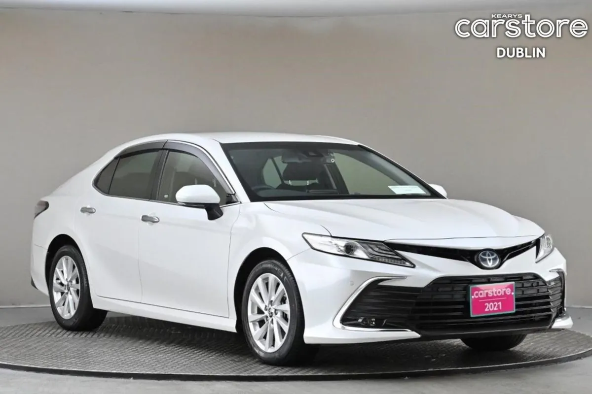 Toyota Camry 2.5 Hybrid  reverse Cam park Sensors - Image 1
