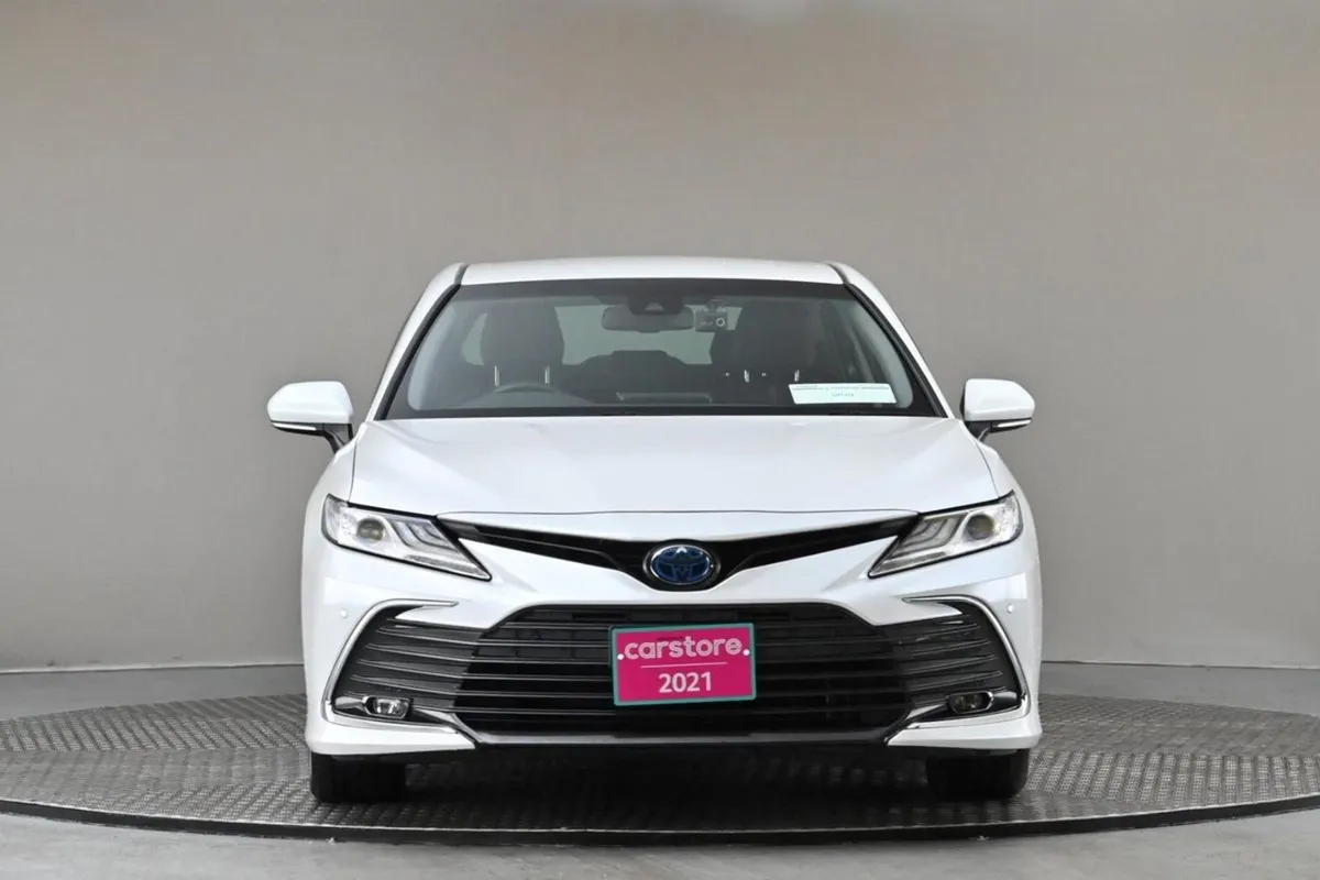Toyota Camry 2.5 Hybrid  reverse Cam park Sensors - Image 2