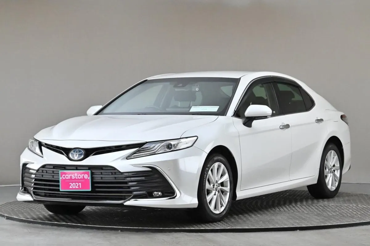 Toyota Camry 2.5 Hybrid  reverse Cam park Sensors - Image 3