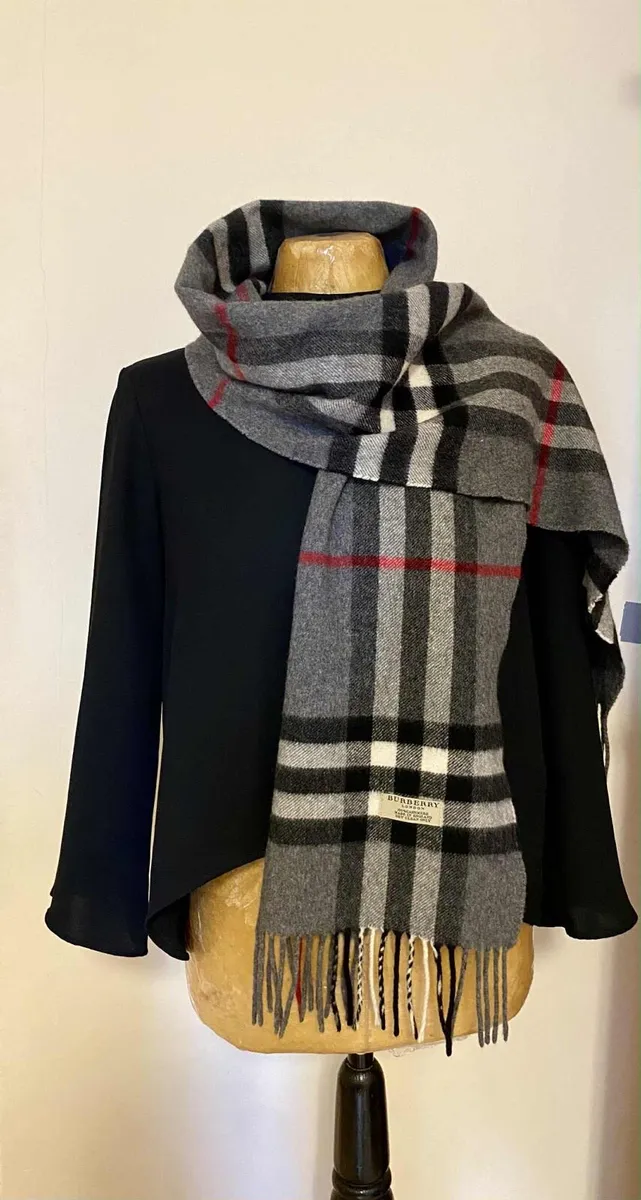 Burberry Cashmere scarf - Image 1