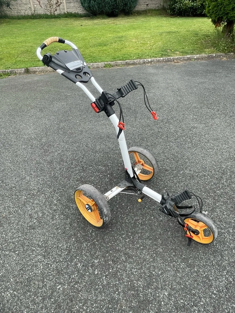 Golf trolley - Image 1