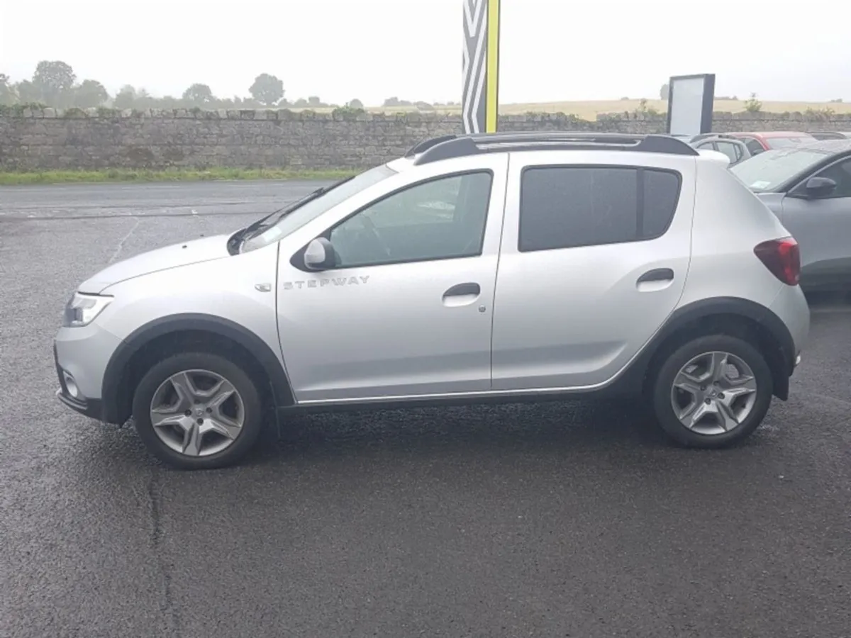 Dacia Sandero Stepway TCe 90 S S Stepway Signature - Image 4